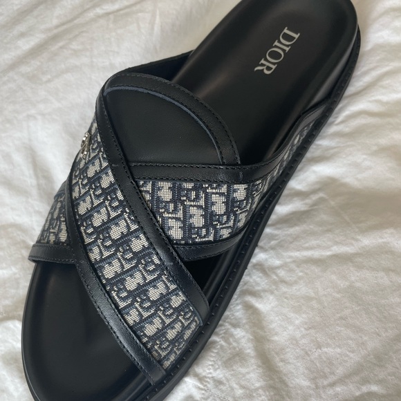 Christian Dior slides . - Picture 3 of 7